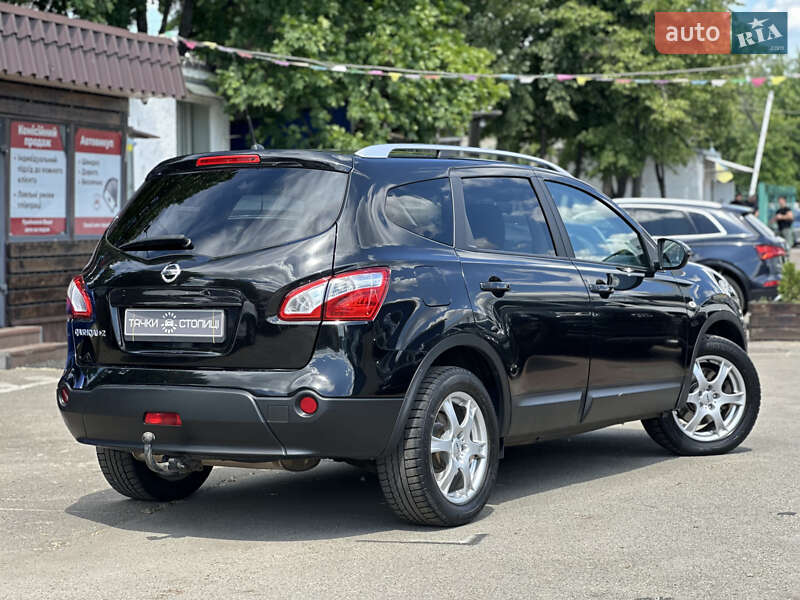 Позашляховик / Кросовер Nissan Qashqai+2 2010 в Києві