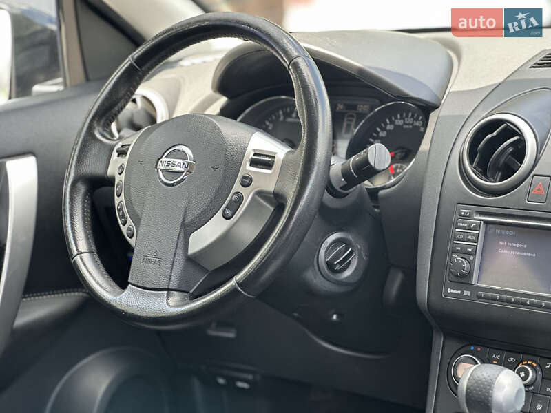 Позашляховик / Кросовер Nissan Qashqai+2 2010 в Києві