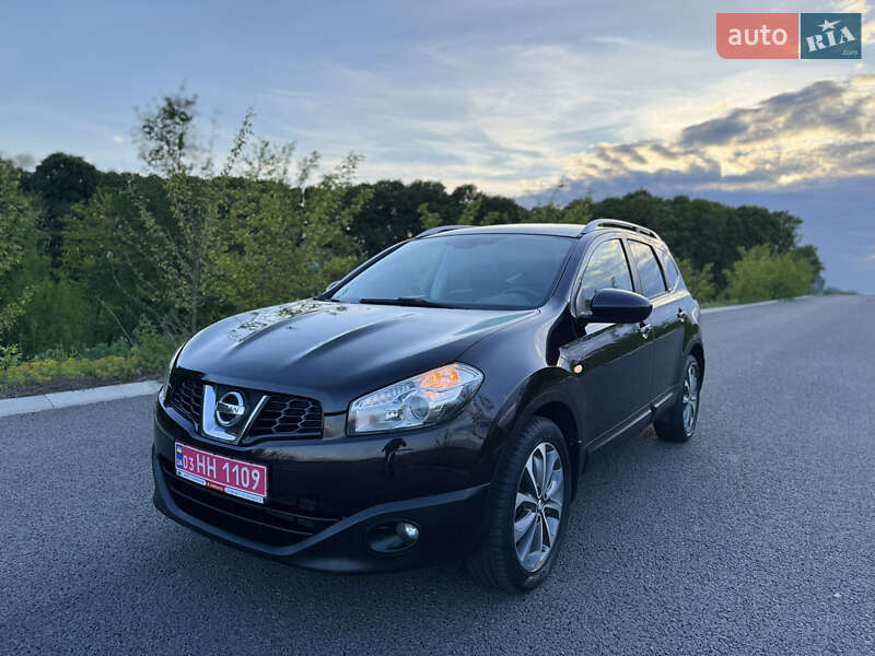 Внедорожник / Кроссовер Nissan Qashqai+2 2011 в 