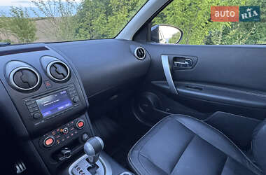 Внедорожник / Кроссовер Nissan Qashqai+2 2011 в 