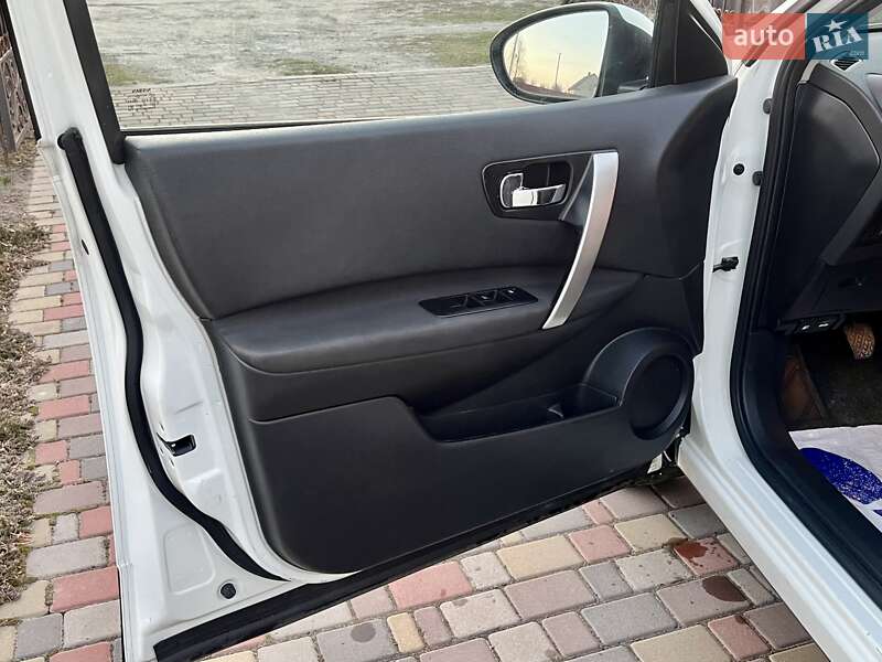 Позашляховик / Кросовер Nissan Qashqai+2 2012 в Володимирці