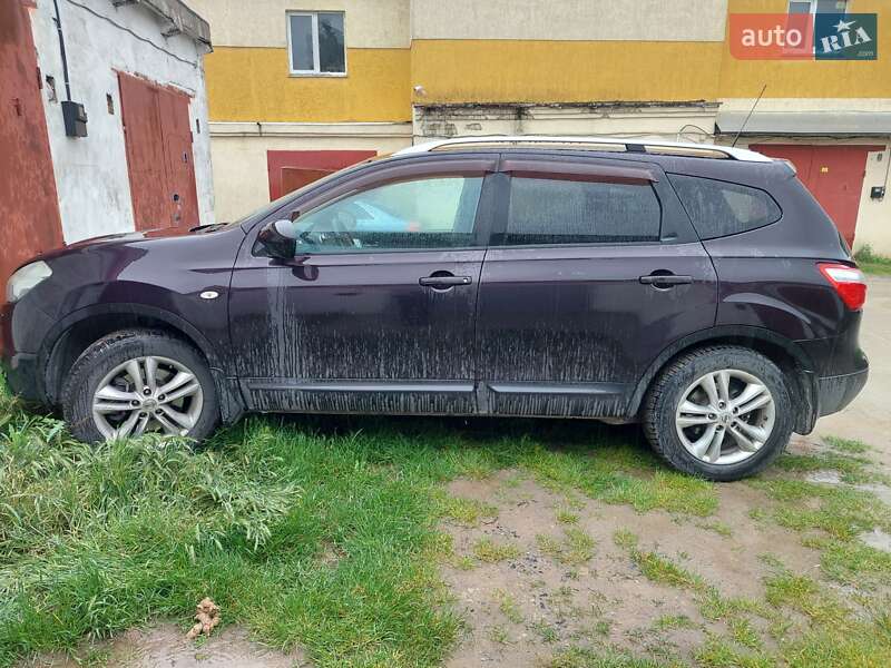 Внедорожник / Кроссовер Nissan Qashqai+2 2010 в Хмельницком