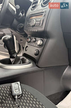 Позашляховик / Кросовер Nissan Qashqai+2 2009 в 
