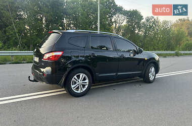 Позашляховик / Кросовер Nissan Qashqai+2 2011 в 