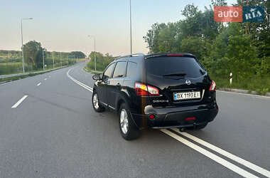 Позашляховик / Кросовер Nissan Qashqai+2 2011 в 