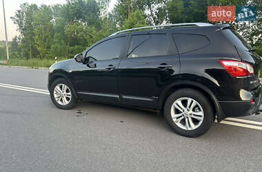 Позашляховик / Кросовер Nissan Qashqai+2 2011 в 