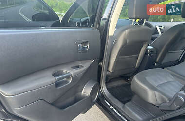 Позашляховик / Кросовер Nissan Qashqai+2 2011 в 