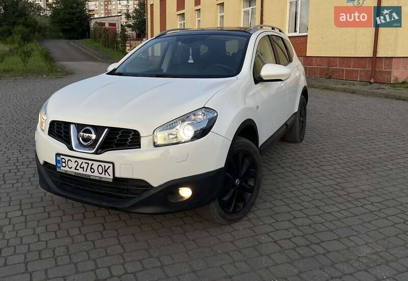 Позашляховик / Кросовер Nissan Qashqai+2 2010 в 