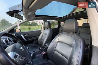 Позашляховик / Кросовер Nissan Qashqai+2 2010 в 