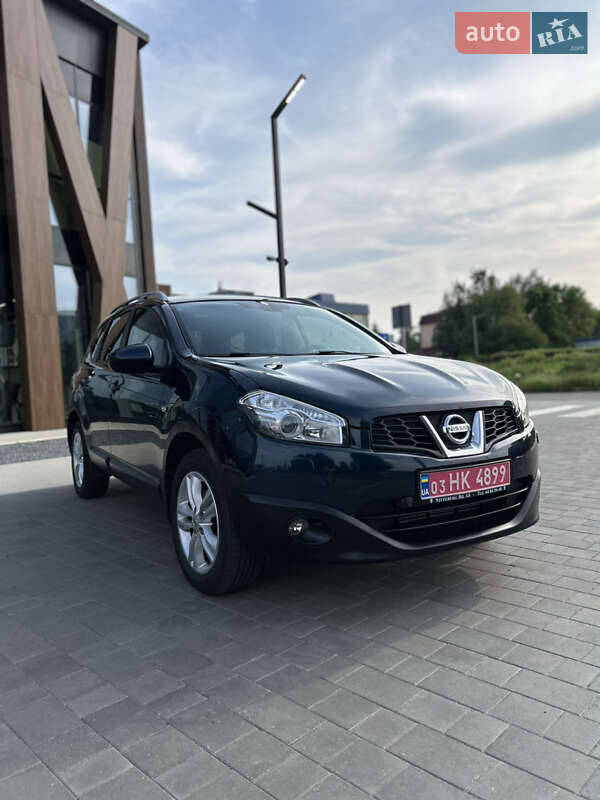 Внедорожник / Кроссовер Nissan Qashqai+2 2011 в 
