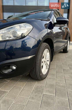 Внедорожник / Кроссовер Nissan Qashqai+2 2011 в 