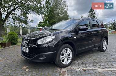 Позашляховик / Кросовер Nissan Qashqai+2 2011 в Золочеві