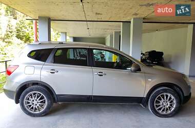 Внедорожник / Кроссовер Nissan Qashqai+2 2010 в 