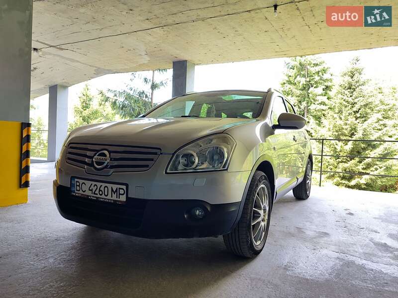 Внедорожник / Кроссовер Nissan Qashqai+2 2010 в Микуличине