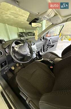 Внедорожник / Кроссовер Nissan Qashqai+2 2010 в 