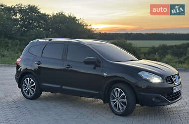 Внедорожник / Кроссовер Nissan Qashqai+2 2011 в 
