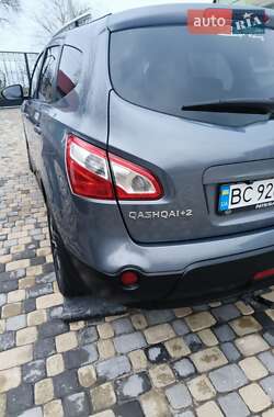 Внедорожник / Кроссовер Nissan Qashqai+2 2010 в 