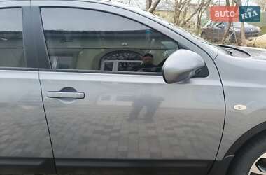 Внедорожник / Кроссовер Nissan Qashqai+2 2010 в 