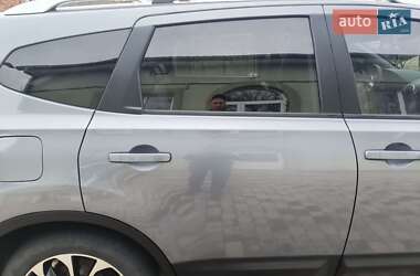 Внедорожник / Кроссовер Nissan Qashqai+2 2010 в 