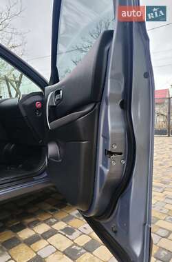 Внедорожник / Кроссовер Nissan Qashqai+2 2010 в 