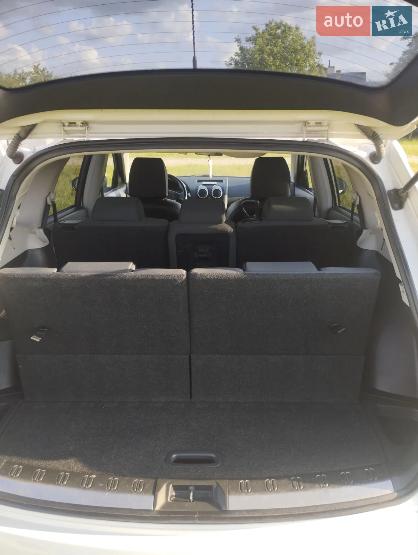 2011 Nissan Qashqai+2 - мініатюра 15