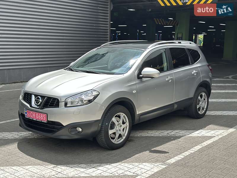 Позашляховик / Кросовер Nissan Qashqai+2 2012 в Києві