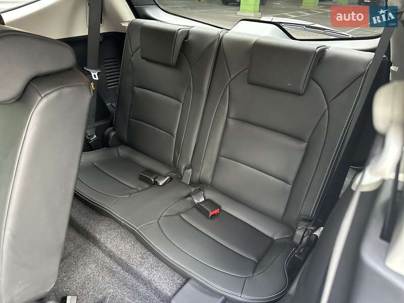 Позашляховик / Кросовер Nissan Qashqai+2 2012 в Києві