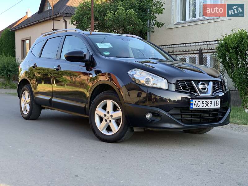 Nissan Qashqai+2 2011