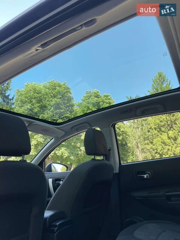 Позашляховик / Кросовер Nissan Qashqai+2 2011 в Рівному