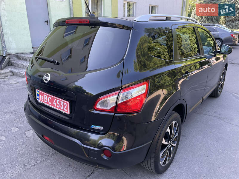 Позашляховик / Кросовер Nissan Qashqai+2 2011 в Рівному