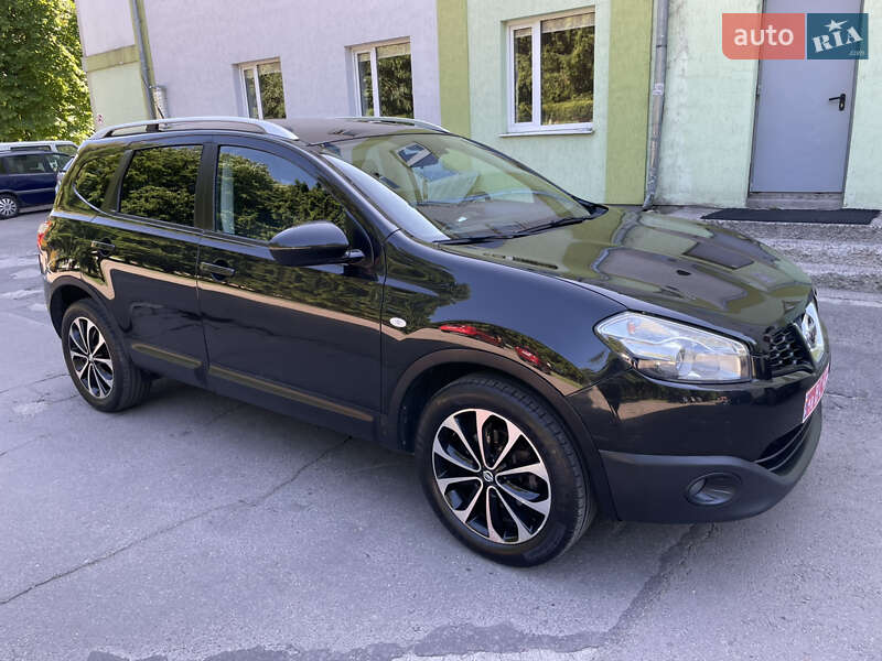 Позашляховик / Кросовер Nissan Qashqai+2 2011 в Рівному