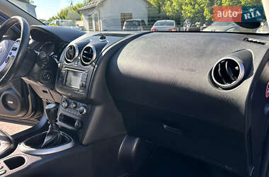 Позашляховик / Кросовер Nissan Qashqai+2 2013 в 