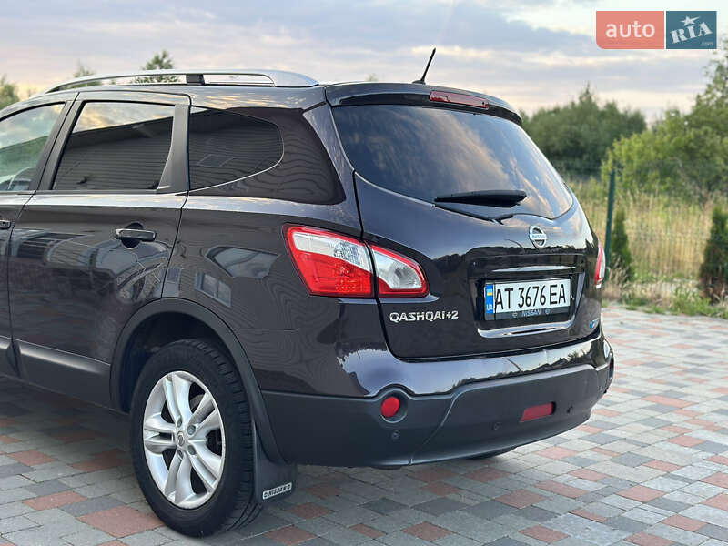 Позашляховик / Кросовер Nissan Qashqai+2 2010 в Івано-Франківську