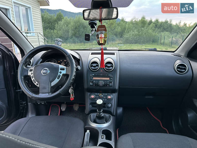 Позашляховик / Кросовер Nissan Qashqai+2 2010 в Івано-Франківську
