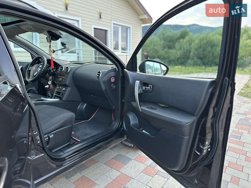 Позашляховик / Кросовер Nissan Qashqai+2 2010 в Івано-Франківську