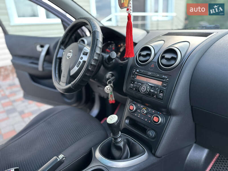 Позашляховик / Кросовер Nissan Qashqai+2 2010 в Івано-Франківську