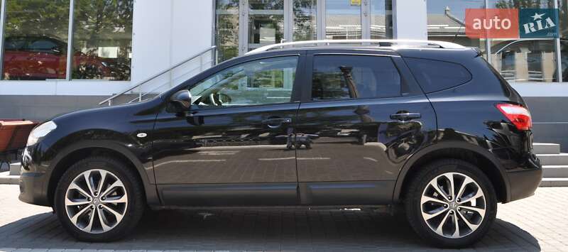 Внедорожник / Кроссовер Nissan Qashqai+2 2010 в Одессе