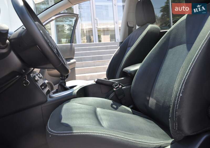 Внедорожник / Кроссовер Nissan Qashqai+2 2010 в Одессе