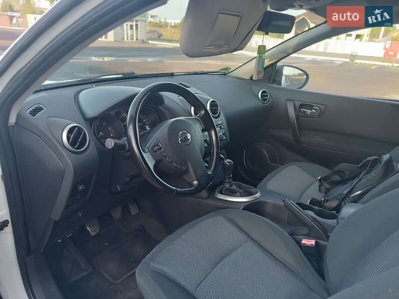 Позашляховик / Кросовер Nissan Qashqai+2 2010 в Луцьку