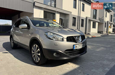 Позашляховик / Кросовер Nissan Qashqai+2 2013 в Львові