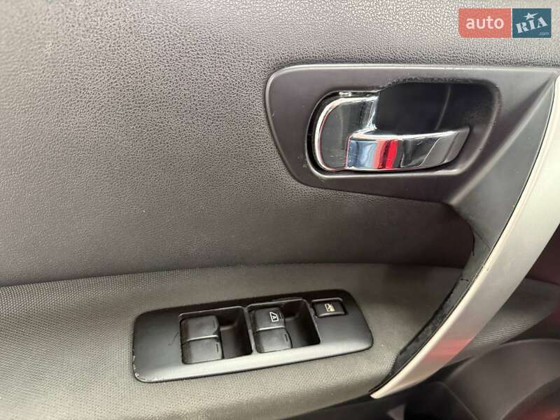 Внедорожник / Кроссовер Nissan Qashqai+2 2009 в Киеве