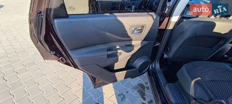 Внедорожник / Кроссовер Nissan Qashqai+2 2009 в Звягеле