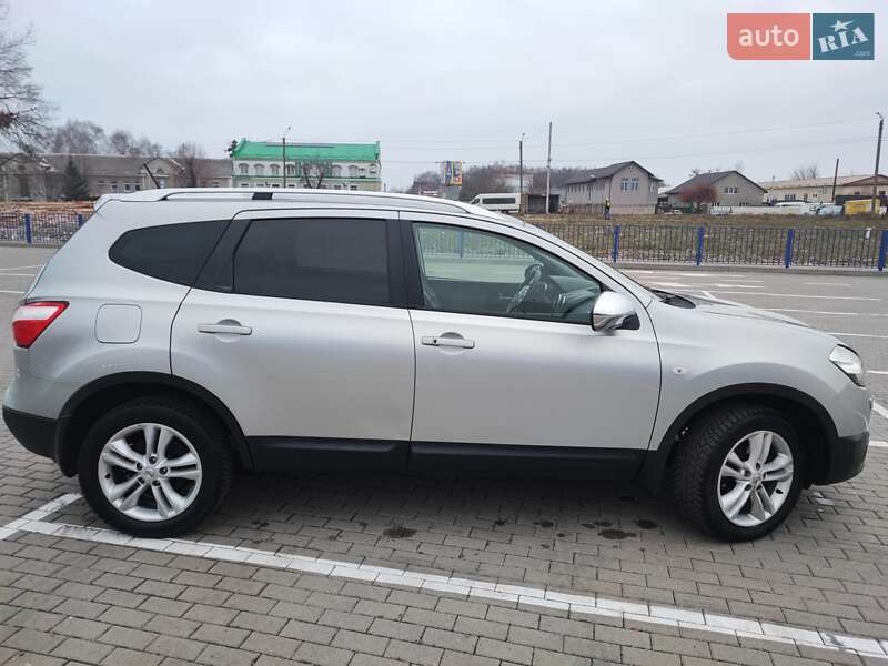Внедорожник / Кроссовер Nissan Qashqai+2 2011 в Нововолынске
