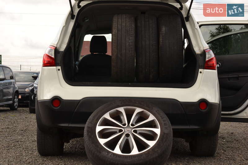 Внедорожник / Кроссовер Nissan Qashqai+2 2012 в Луцке