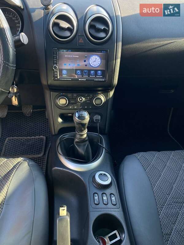 Внедорожник / Кроссовер Nissan Qashqai+2 2010 в Краматорске