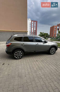 Внедорожник / Кроссовер Nissan Qashqai+2 2011 в Черновцах