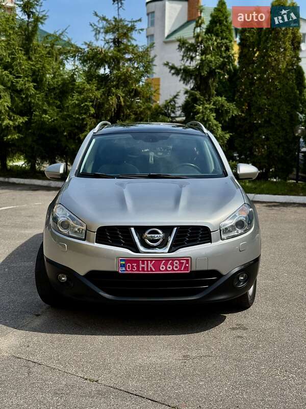 Позашляховик / Кросовер Nissan Qashqai+2 2012 в Києві