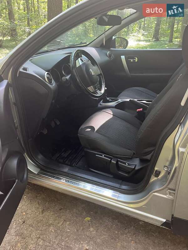 Внедорожник / Кроссовер Nissan Qashqai+2 2009 в Чорткове