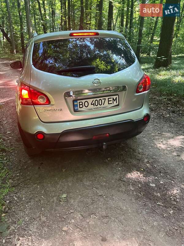 Внедорожник / Кроссовер Nissan Qashqai+2 2009 в Чорткове