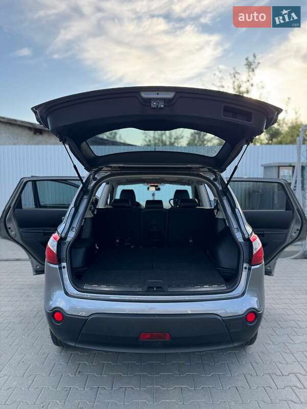 Позашляховик / Кросовер Nissan Qashqai+2 2013 в Косові